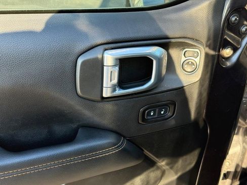 Used 2021 Jeep Wrangler Unlimited Sahara image 16