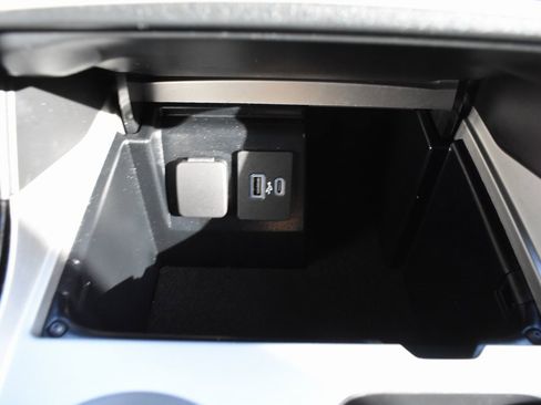 Used 2022 Ford Explorer ST image 33