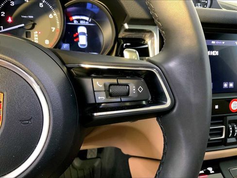 Certified 2026 Porsche Macan AWD/4WD image 28