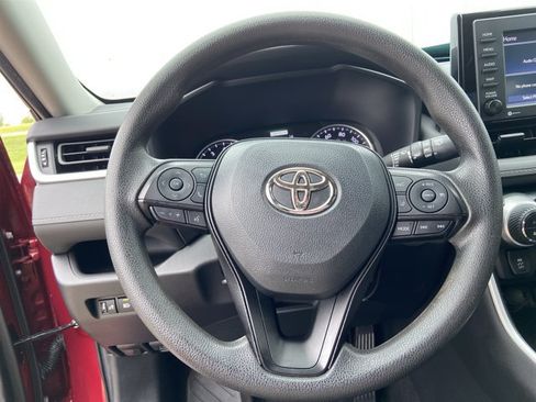 Used 2022 Toyota RAV4 XLE AWD/4WD image 38