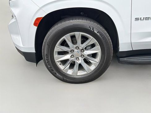 Used 2023 Chevrolet Suburban Premier image 12