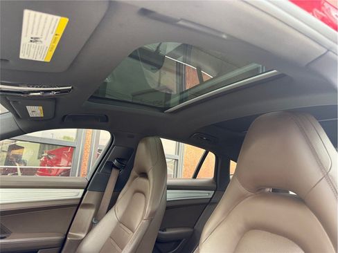 Used 2018 Porsche Panamera 4S AWD/4WD image 35