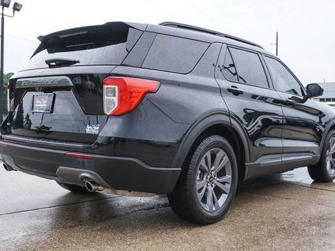 Used 2022 Ford Explorer XLT w/ Equipment Group 202A RWD image 4