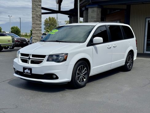 Used 2019 Dodge Grand Caravan GT FWD image 1