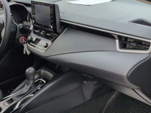 Used 2022 Toyota Corolla LE image 50
