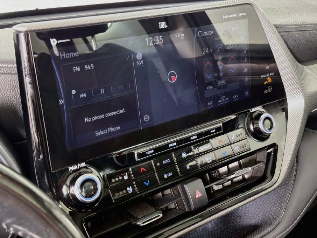 Used 2021 Toyota Highlander Platinum AWD/4WD image 14