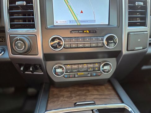 Used 2019 Ford Expedition Platinum RWD image 26