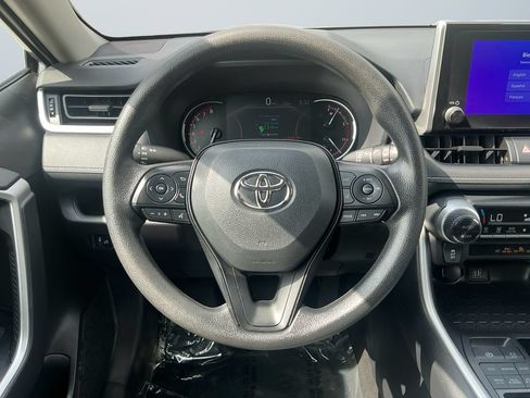 Used 2025 Toyota RAV4 XLE AWD/4WD image 13