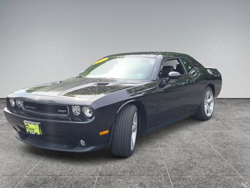 Used 2009 Dodge Challenger SRT8 RWD image 4
