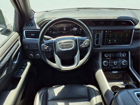 Used 2024 GMC Yukon Denali AWD/4WD image 7