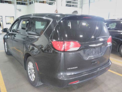 Used 2023 Chrysler Voyager LX FWD image 2
