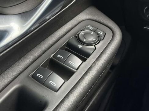 Used 2024 GMC Terrain SLE image 18