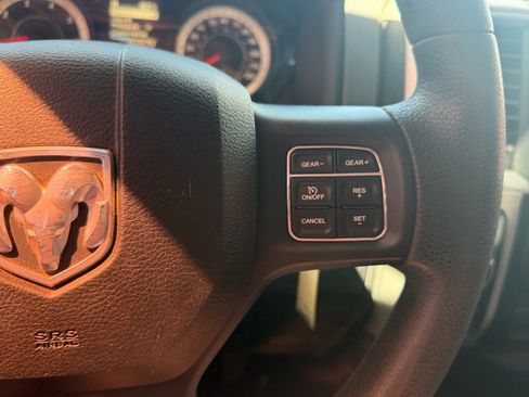 Used 2016 RAM 1500 Classic SLT AWD/4WD image 18