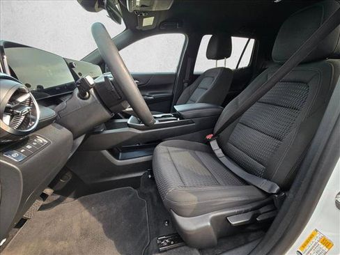 Used 2026 Chevrolet Equinox LT AWD/4WD image 15