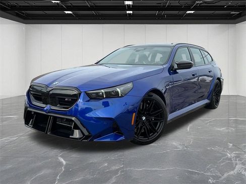 Used 2026 BMW M5 Touring image 1