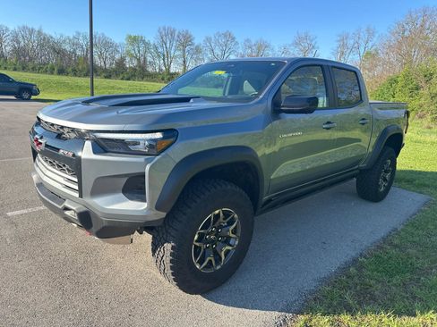 Used 2024 Chevrolet Colorado ZR2 w/ Technology Package image 3