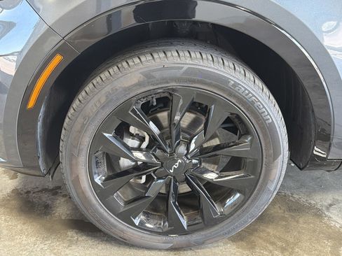 Used 2023 Kia Sorento SX image 9