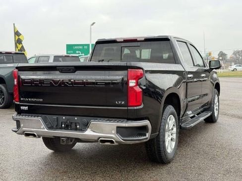 Used 2022 Chevrolet Silverado 1500 LTZ AWD/4WD image 5