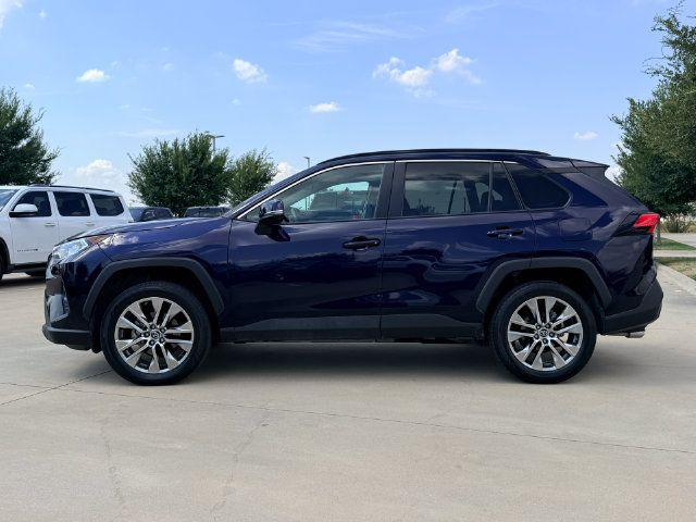 Used 2019 Toyota RAV4 XLE Premium FWD image 10