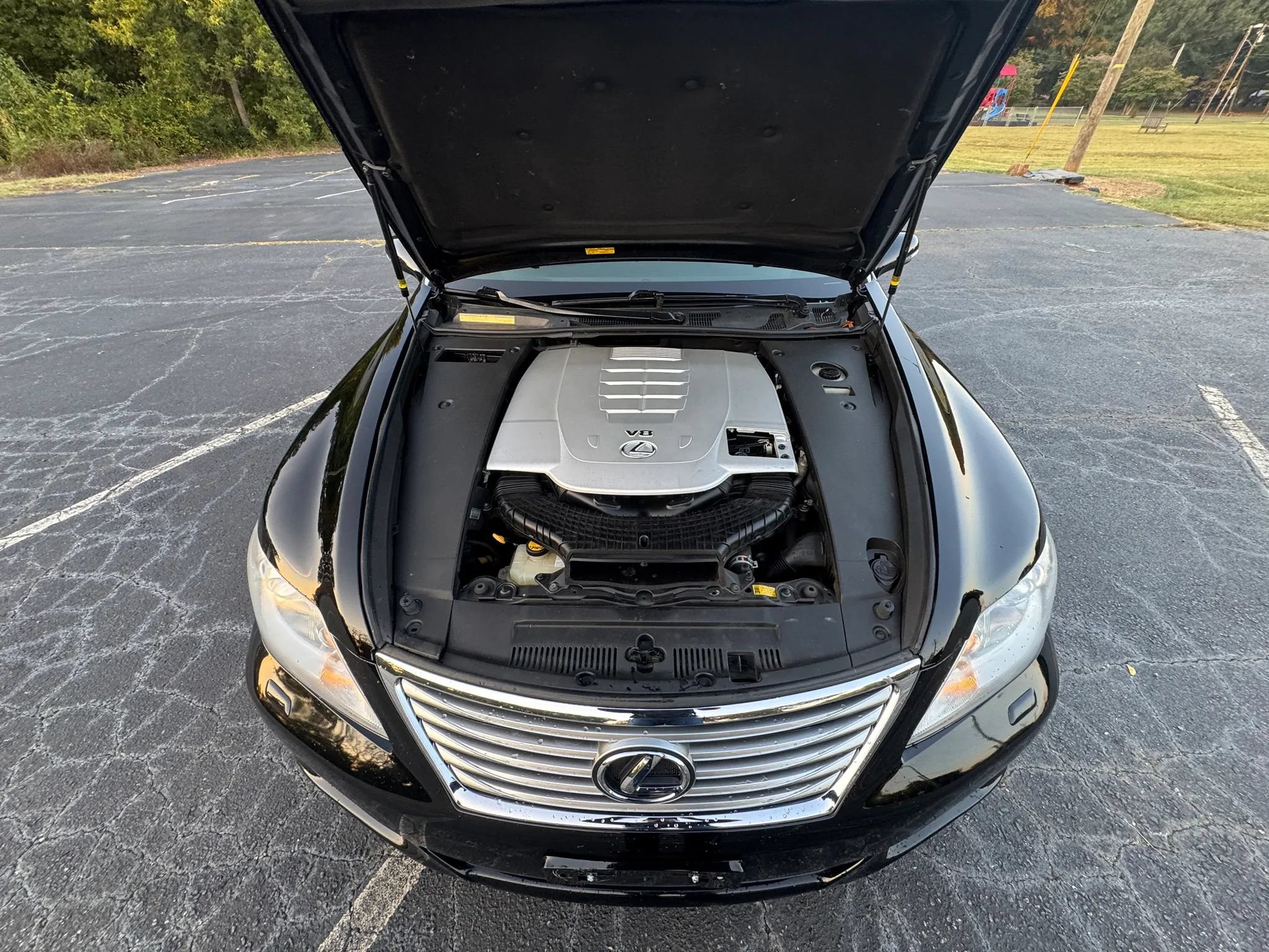 Used 2010 Lexus LS 460 L w/ Luxury Pkg RWD image 29