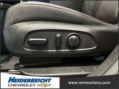 Certified 2025 Chevrolet Blazer RS w/ Driver Confidence II Package image 17