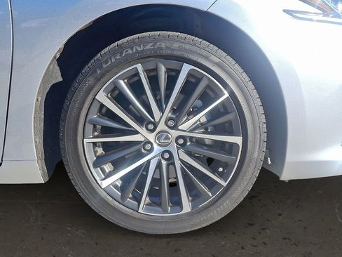 Used 2024 Lexus ES 350 w/ Premium Package image 9