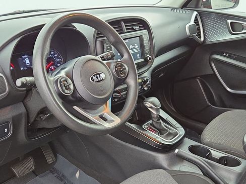 Used 2020 Kia Soul S image 9