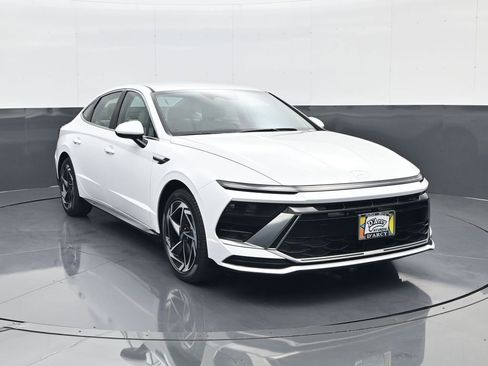 New 2026 Hyundai Sonata SEL image 3