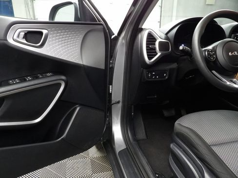 Used 2022 Kia Soul LX w/ Technology Package FWD image 37