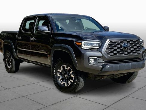 Used 2022 Toyota Tacoma TRD Off-Road w/ Technology Package image 2