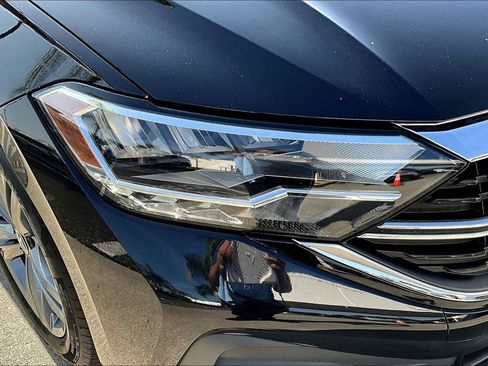 Used 2023 Volkswagen Jetta SE w/ Panoramic Sunroof Package image 30