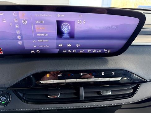 Used 2025 Buick Enclave Preferred image 22