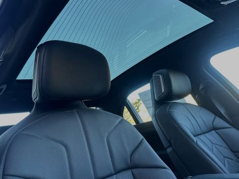 Used 2024 BMW i7 xDrive60 image 17