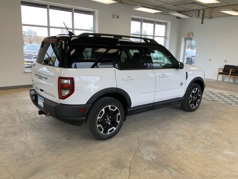 Used 2024 Ford Bronco Sport Outer Banks w/ Tech Package image 12