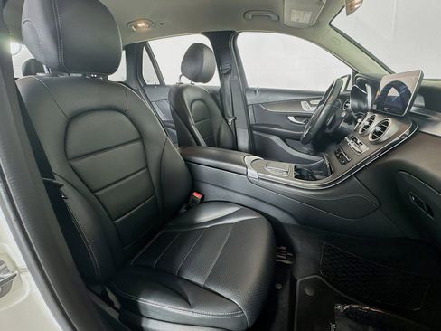 Used 2020 Mercedes-Benz GLC 300 image 6