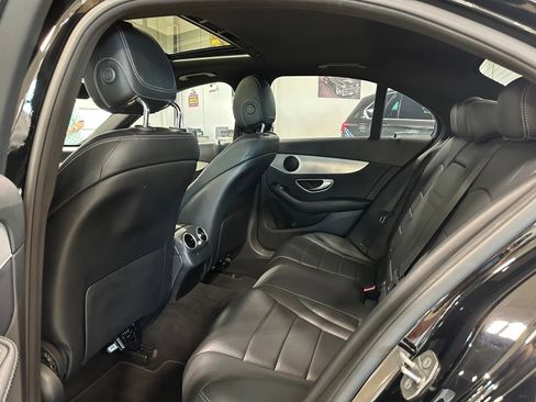 Used 2018 Mercedes-Benz C 300 Sedan image 34