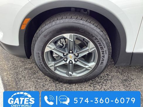 Used 2025 Chevrolet Blazer LT AWD/4WD image 31
