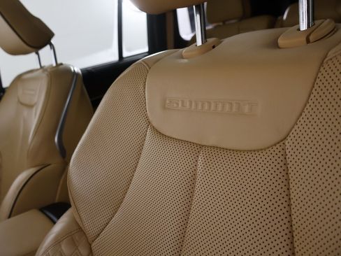 Used 2022 Jeep Grand Cherokee Summit w/ Adv Protech Group IV image 18