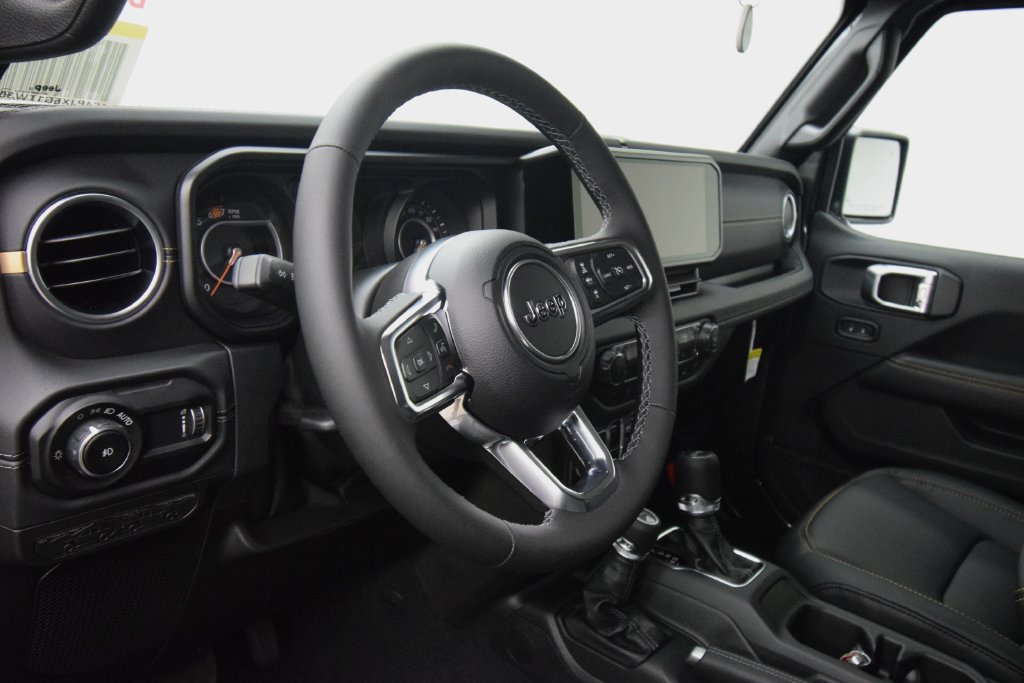 New 2026 Jeep Wrangler Unlimited Sahara AWD/4WD image 33