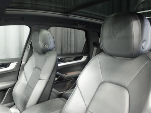 Used 2024 Porsche Cayenne image 5