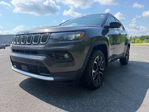 Used 2024 Jeep Compass Limited AWD/4WD image 7