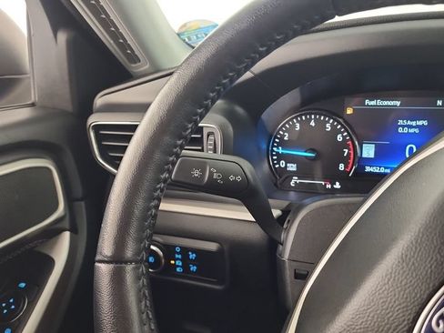 Used 2023 Ford Explorer XLT w/ Equipment Group 202A AWD/4WD image 18
