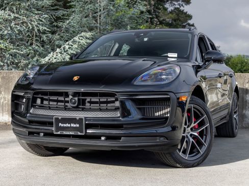 Certified 2022 Porsche Macan S AWD/4WD image 7