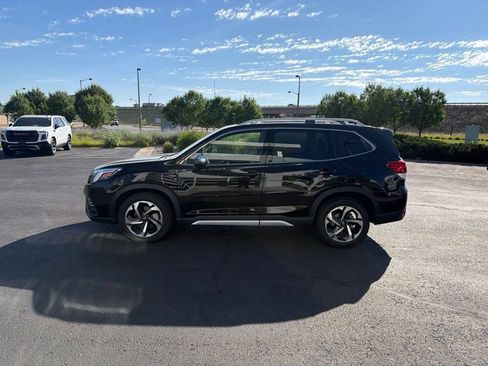 Used 2023 Subaru Forester Touring AWD/4WD image 2
