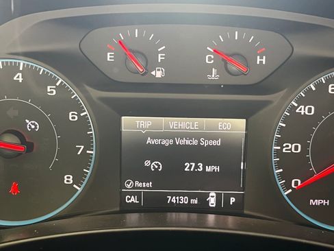 Used 2018 Chevrolet Equinox LT FWD image 16