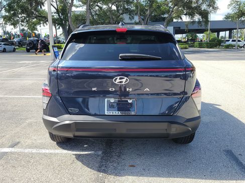Used 2025 Hyundai Kona SEL FWD image 8
