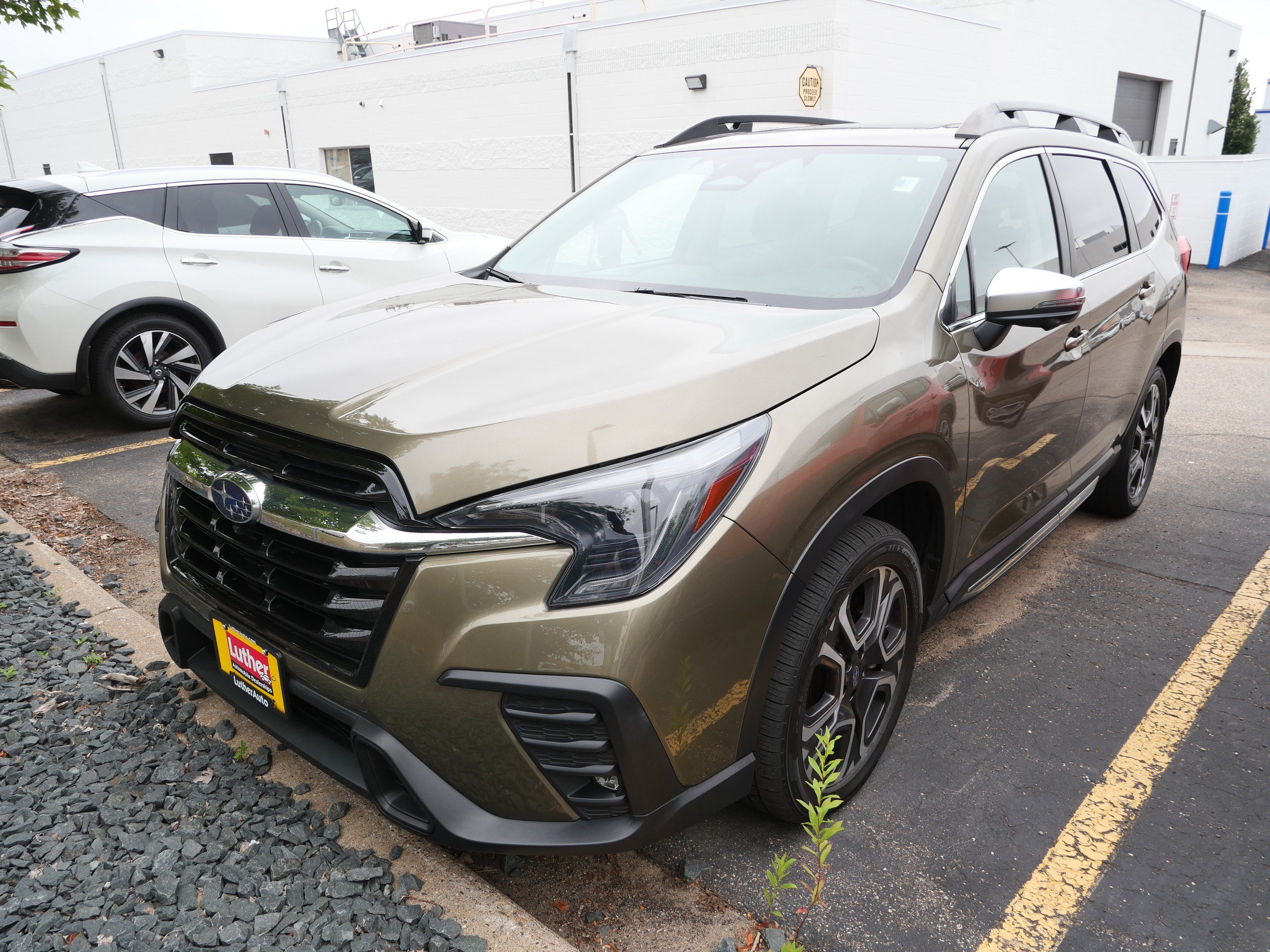 Used 2023 Subaru Ascent Limited w/ Technology Package AWD/4WD image 8