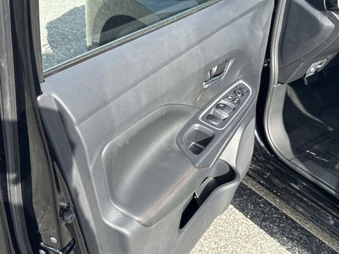 New 2025 Nissan Versa SR w/ Trunk Package image 14