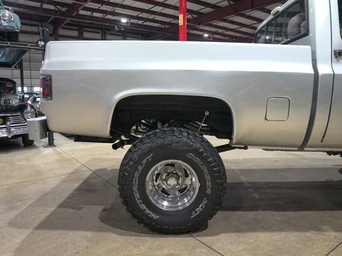 Used 1987 GMC Sierra 1500 R1500 2dr Standard Cab SB image 9