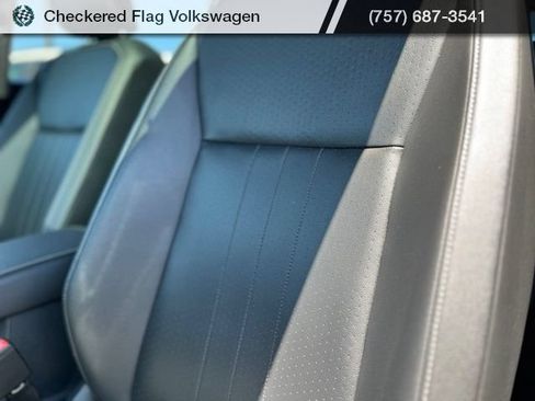 Used 2022 Volkswagen Tiguan SE FWD image 21